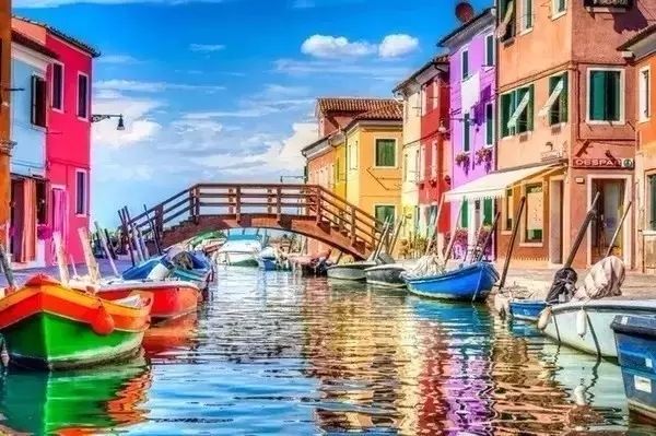 Image That Shows Picturesque Burano in Venice